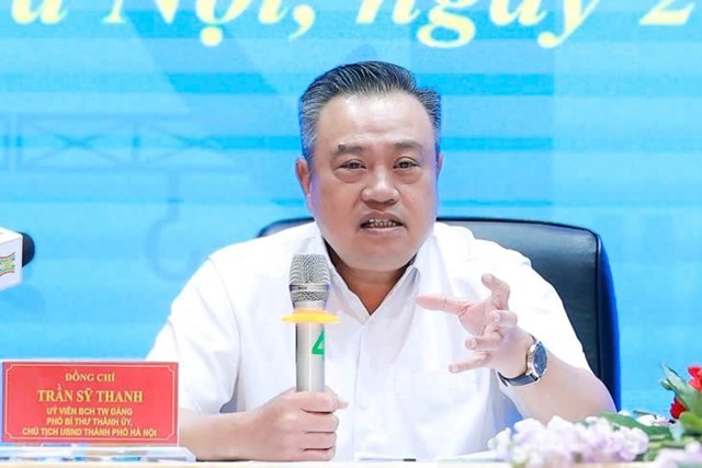 Chủ tịch UBND TP H&agrave; Nội ban h&agrave;nh c&ocirc;ng điện hỗ trợ c&ocirc;ng d&acirc;n li&ecirc;n quan vụ việc tại Quảng Ninh (Nguồn ảnh: B&aacute;o Tuổi trẻ)