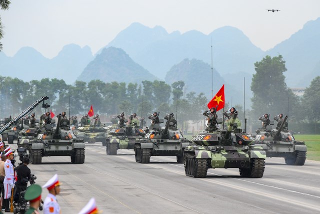 Lực lượng vũ trang tổng hợp luyện tại Trung t&#226;m Huấn luyện Quốc gia 4 chuẩn bị cho lễ kỷ niệm lớn - Ảnh 1