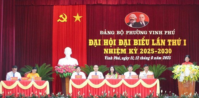 Đo&agrave;n chủ tịch Đại hội