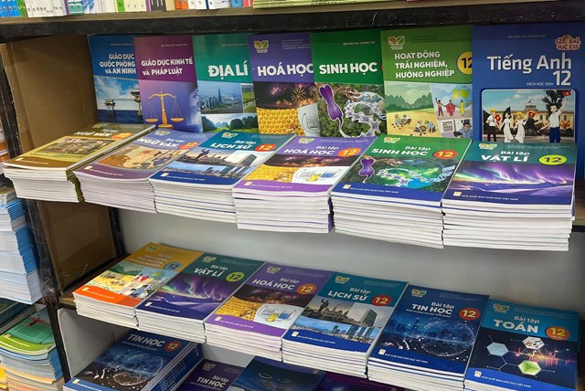 Nhà xuất bản Giáo dục Việt Nam chủ động nguồn cung, bảo đảm đủ sách giáo khoa trước thềm năm học mới - Ảnh 4