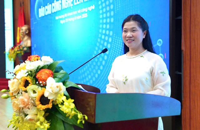 B&agrave; Trần thị Luyến - Gi&aacute;m đốc C&ocirc;ng ty NPD Việt Nam chia sẻ tham luận tại chương tr&igrave;nh.