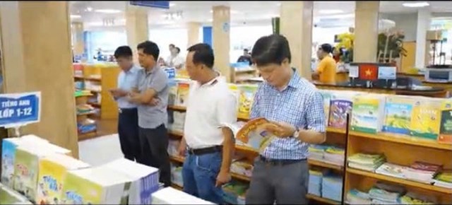 Tưng bừng khai trương Nh&#224; s&#225;ch v&#224; Thiết bị trường học Nguyễn Tri Phương theo m&#244; h&#236;nh mới - Ảnh 5