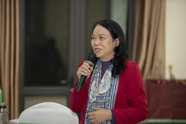 Nguy&ecirc;n Thứ trưởng, Ph&oacute; Chủ nhiệm Ủy ban D&acirc;n tộc (nay l&agrave; Bộ D&acirc;n tộc v&agrave; T&ocirc;n gi&aacute;o) Ho&agrave;ng Thị Hạnh ph&aacute;t biểu tại Hội thảo &ldquo;Ph&aacute;t triển v&agrave; n&acirc;ng tầm gi&aacute; trị tr&agrave; Shan tuyết&rdquo;