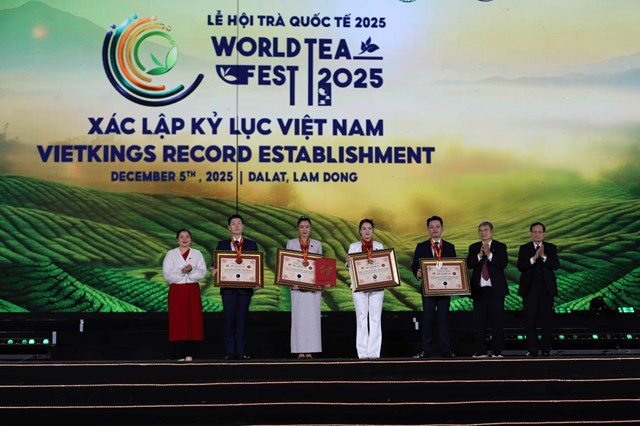 Tổ chức Kỷ lục Việt Nam (VietKings) c&ocirc;ng bố bốn kỷ lục mới về văn h&oacute;a tr&agrave;