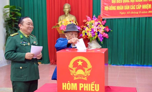 Kh&ocirc;ng kh&iacute; n&aacute;o nức phấn khởi "Ng&agrave;y hội non s&ocirc;ng" diễn ra khắp địa b&agrave;n tỉnh Nghệ An