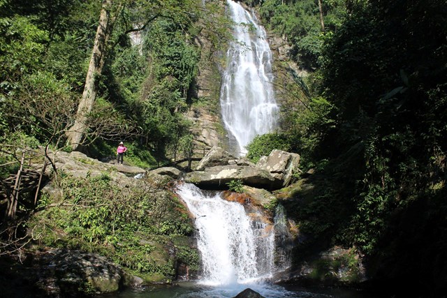 Th&aacute;c Khe K&egrave;m (ảnh Quốc Kh&aacute;nh)