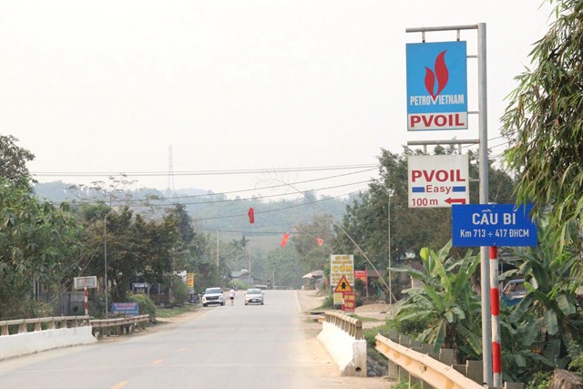 Cầu B&iacute; tr&ecirc;n Đường M&ograve;n Hồ Ch&iacute; Minh ở v&ugrave;ng ch&egrave; Gay