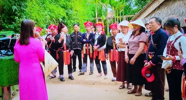 Đo&agrave;n đại biểu d&acirc;n tộc Dao đến từ tỉnh L&agrave;o Cai
