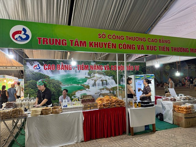 Khai mạc Hội chợ Đặc sản OCOP vùng miền Nghệ An 2026  - Ảnh 3