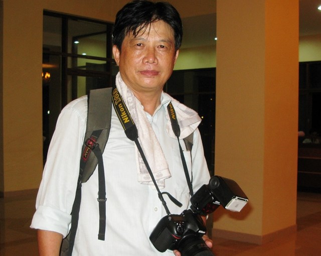 Nh&agrave; b&aacute;o L&agrave;o, anh Souvanh Soukxay l&agrave; ph&oacute;ng vi&ecirc;n H&atilde;ng Th&ocirc;ng tấn KPL