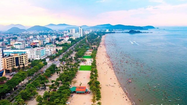 Một g&oacute;c phố biển Cửa L&ograve;, Nghệ An