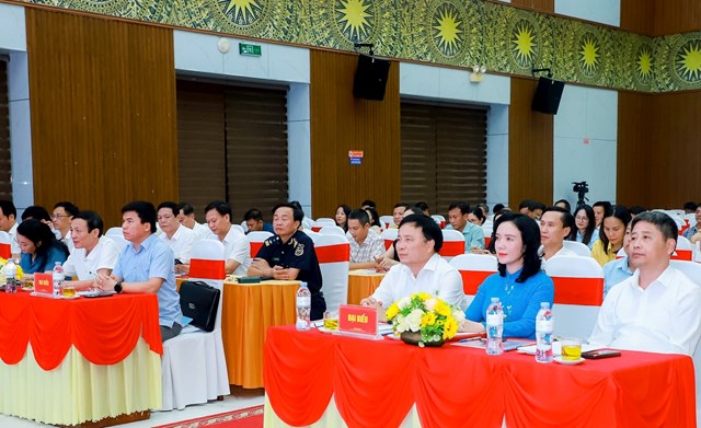 C&aacute;c đại biểu dự họp b&aacute;o