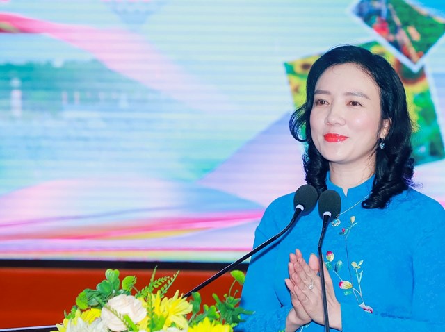B&agrave; Trần Thị Mỹ Hạnh- Gi&aacute;m đốc Sở Văn h&oacute;a, Thể thao v&agrave; Du lịch chủ tr&igrave; Lễ ph&aacute;t động