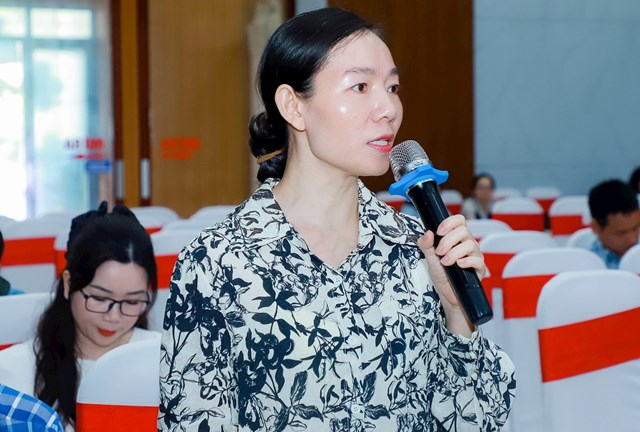 C&aacute;c nh&agrave; b&aacute;o đ&atilde; đặt nhiều c&acirc;u hỏi li&ecirc;n quan đến c&aacute;c vấn đề được dư luận quan t&acirc;m