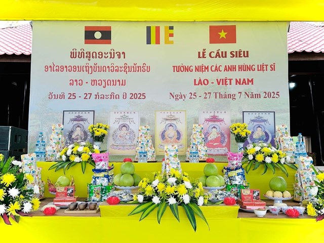 Đại lễ kỷ niệm 78 năm Ng&#224;y Thương binh - Liệt sĩ Việt Nam tại L&#224;o: Thắp s&#225;ng ngọn lửa tri &#226;n, vun đắp t&#236;nh hữu nghị Việt – L&#224;o - Ảnh 2