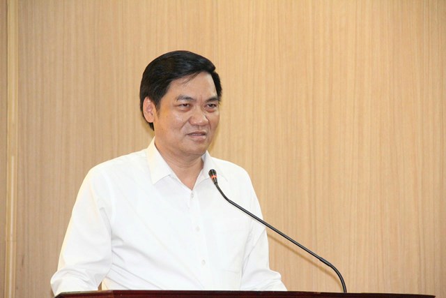 &Ocirc;ng Ho&agrave;ng Nghĩa Hiếu &ndash; Ph&oacute; B&iacute; thư Thường trực Tỉnh ủy, Chủ tịch HĐND tỉnh, Chủ tịch Li&ecirc;n hiệp C&aacute;c tổ chức hữu nghị tỉnh Nghệ An, th&ocirc;ng tin với đo&agrave;n c&ocirc;ng t&aacute;c Li&ecirc;n hiệp C&aacute;c tổ chức hữu nghị Việt Nam.