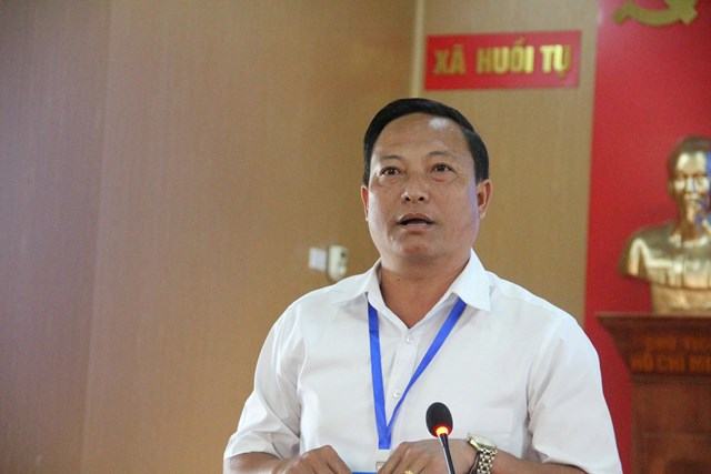 Chủ tịch UBND x&atilde; Huồi Tụ&nbsp; Dềnh B&aacute; L&ocirc;ng th&ocirc;ng tin t&igrave;nh h&igrave;nh kinh tế x&atilde; hội của địa phương