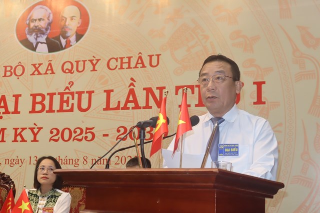 Đồng ch&iacute; Nguyễn Văn Đệ - Ủy vi&ecirc;n Ban Chấp h&agrave;nh Đảng bộ tỉnh, Ph&oacute; Chủ tịch UBND tỉnh Nghệ An ph&aacute;t biểu chỉ đạo Đại hội