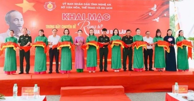 Nghệ An: Trưng bày chạm ký ức mùa thu độc lập - Ảnh 2