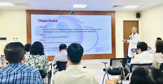Trao đổi nghiệp vụ với chuy&ecirc;n gia nước ngo&agrave;i