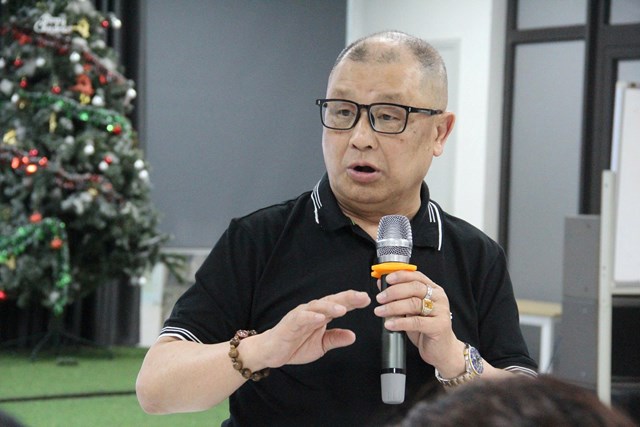 Theo &ocirc;ng Trần B&aacute; Ph&uacute;c, Nghệ An c&oacute; nhiều tiềm năng để thu h&uacute;t đầu tư, trong đ&oacute; gi&aacute;o dục l&agrave; lĩnh vực c&oacute; &yacute; nghĩa l&acirc;u d&agrave;i, bởi đầu tư cho gi&aacute;o dục kh&ocirc;ng chỉ tạo ra hiệu quả kinh tế m&agrave; c&ograve;n g&oacute;p phần tạo m&ocirc;i trường ph&aacute;t triển tốt hơn cho thế hệ trẻ.