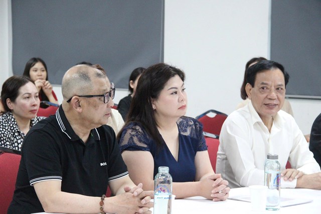 Từ tr&aacute;i sang, &ocirc;ng Trần B&aacute; Ph&uacute;c, b&agrave; Bạch Thi&ecirc;n Kim v&agrave; &ocirc;ng Nguyễn Hồng Kỳ&nbsp;