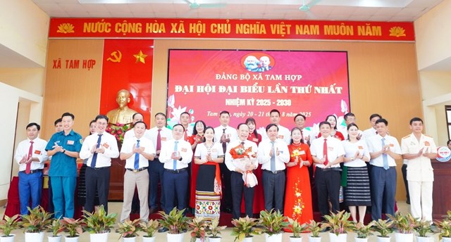 Ra mắt Ban chấp h&agrave;nh Đảng bộ x&atilde; Tam Hợp Nhiệm k&igrave; 2025-2030
