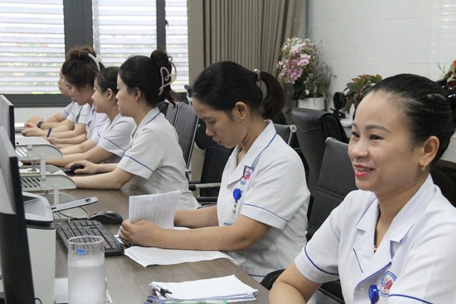 Buổi giao ban của Khoa Nội H&ocirc; hấp