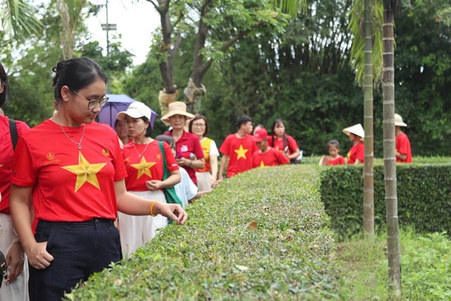 Kim Liên rực rỡ mùa Thu Độc lập - Ảnh 2