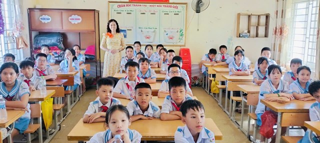 Lớp 5A Trường Tiểu học Nghi Hải phường Cửa L&ograve;