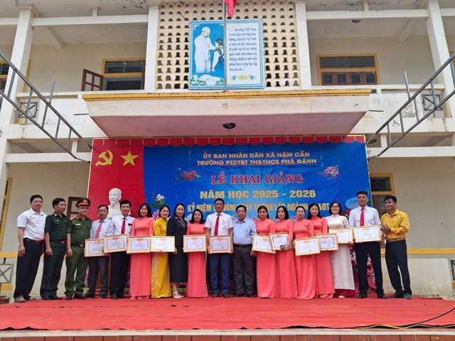 Trường Phổ th&ocirc;ng D&acirc;n tộc b&aacute;n tr&uacute; TH THCS Ph&agrave; Đ&aacute;nh x&atilde; Nậm Cắn