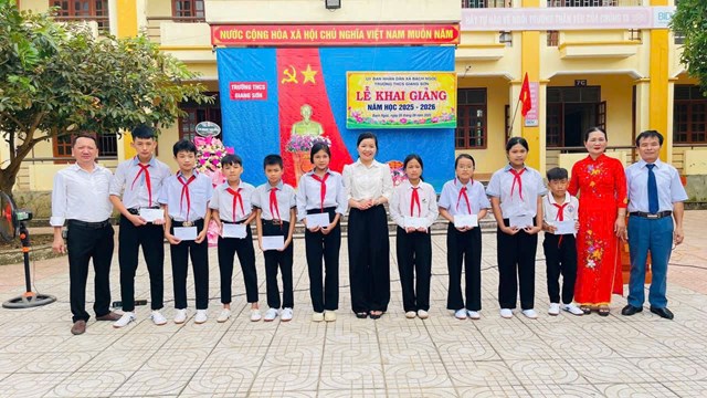 Trường THCS Giang Sơn x&atilde; Bạch Ngọc