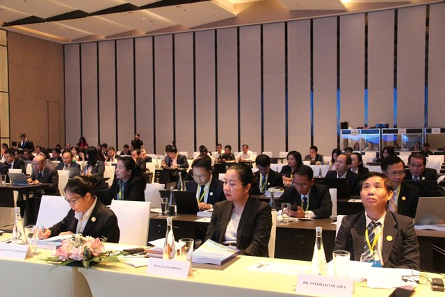 C&aacute;c đại biểu L&agrave;o tại hội thảo