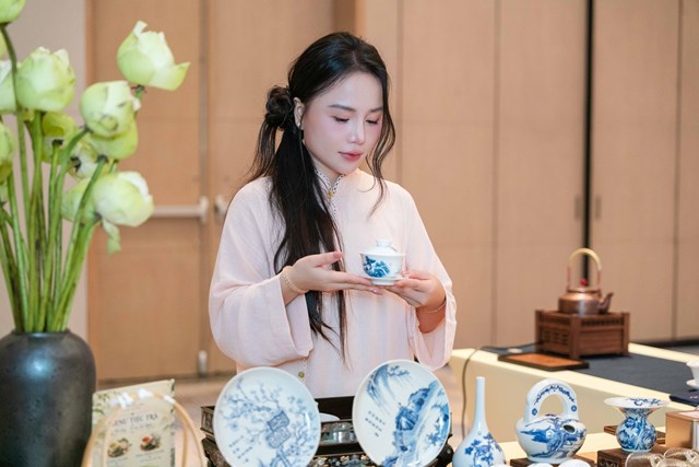 Nghệ nh&acirc;n tr&agrave; Thảo My