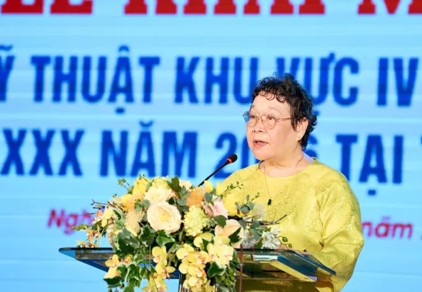 Nh&agrave; ph&ecirc; b&igrave;nh mỹ thuật Mai Thị Ngọc Oanh, Ph&oacute; Chủ tịch Thường trực Hội Mỹ thuật Việt Nam ph&aacute;t biểu