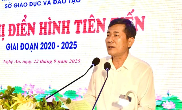 GS-TS Th&aacute;i Văn Th&agrave;nh - Gi&aacute;m đốc Sở Gi&aacute;o dục v&agrave; Đ&agrave;o tạo Nghệ An ph&aacute;t biểu tại hội nghị