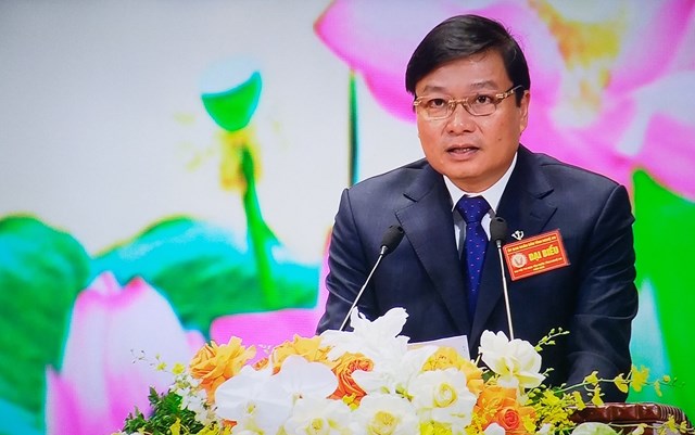 Đồng chí Lê Hồng Vinh - Phó Bí thư Tỉnh ủy, Chủ tịch UBND tỉnh, Chủ tịch Hội đồng Thi đua - Khen thưởng tỉnh Nghệ An phát biểu