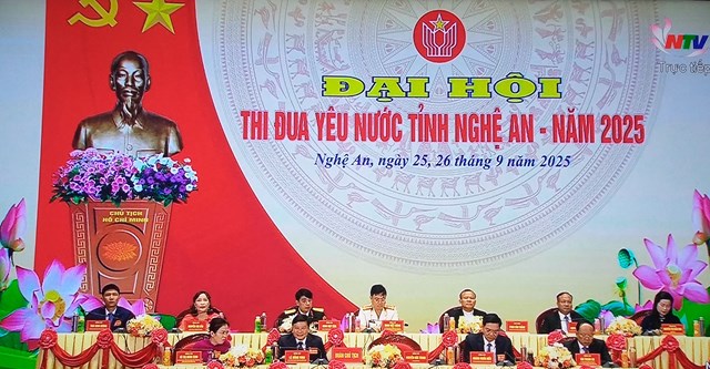Nghệ An Long trọng tổ chức Đại hội thi đua yêu nước năm 2025 và đón nhận Bằng khen của Thủ tướng Chính phủ - Ảnh 1