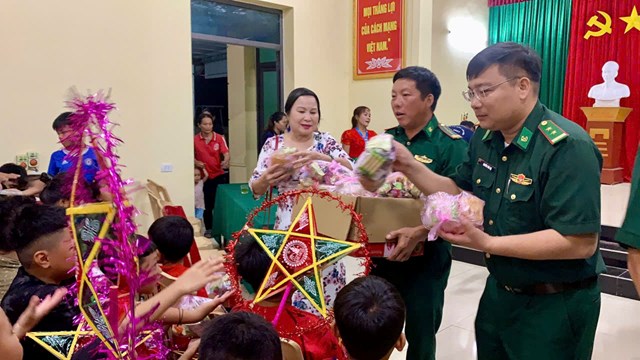 Tết Trung thu"muà  trăng yêu thương" trên quê hương Nghệ An - Ảnh 1