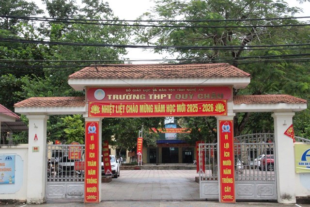 Năm học 2013, một lần nữa Trường đổi t&ecirc;n Th&agrave;nh Trường Trung học phổ th&ocirc;ng Quỳ Ch&acirc;u