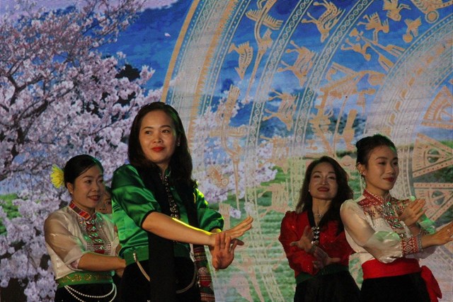 T&#236;m về k&#253; ức tr&#224;n đầy thương mến của nhiều thế hệ thầy tr&#242; THPT Quỳ Ch&#226;u - Ảnh 2