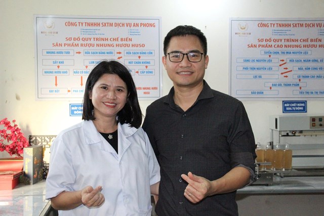 Vợ chồng anh Hồ Ph&uacute;c Đồng v&agrave; chị Phan Thị Ho&agrave;i, x&oacute;m T&acirc;n Trung phường Trần Ph&uacute;, H&agrave; Tĩnh