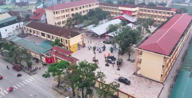 Trường THPT Hà Huy Tập đón nhận Huân chương Lao động hạng Nhất - Ảnh 6