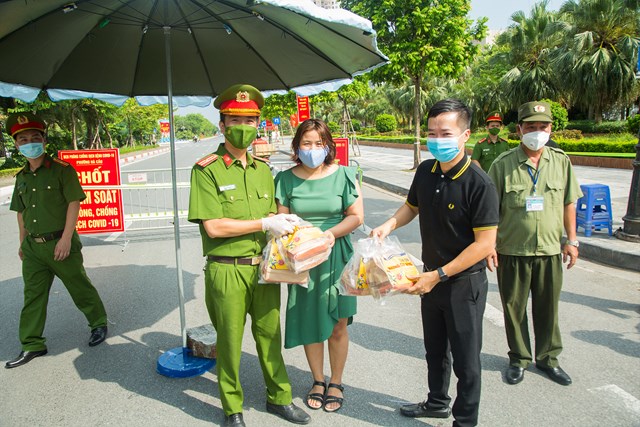 DONA Việt Nam - SAPO Bakery - KUN Bakery: Đồng h&#224;nh c&#249;ng C&#244;ng an quận H&#224; Đ&#244;ng đẩy l&#249;i dịch Covid-19 - Ảnh 8