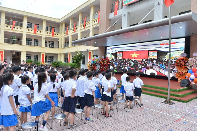 lễ khai giảng diễn ra kết hợp trực tiếp v&agrave; trực tuyến tr&ecirc;n khắp cả nước