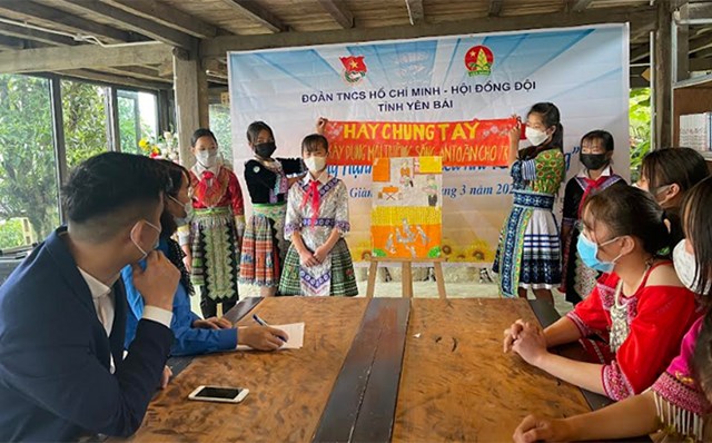 Diễn đàn Thiếu nhi yêu thương - Lớp học sẻ chia thu hút đông đảo các em tham gia - Ảnh: Báo Yên Bái.