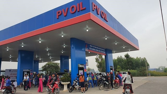 PVOil yêu cầu nhân viên muốn làm thêm các công việc có nguy cơ nhiễm bệnh COVID-19 như shipper, bán hàng, taxi công nghệ... phải làm đơn xin nghỉ việc - Ảnh: PVOil