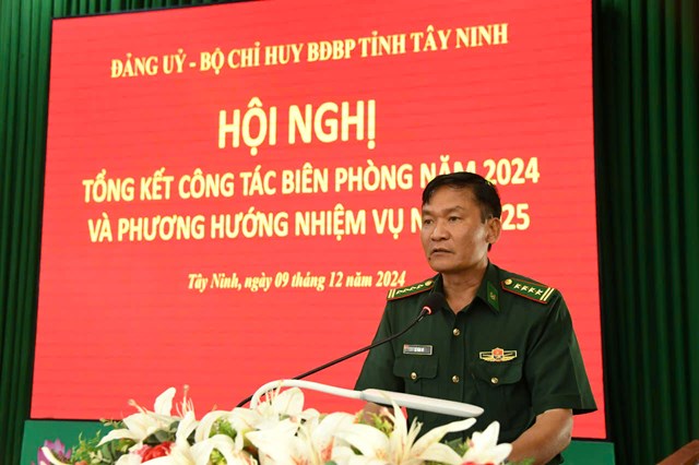 Đại t&aacute; L&ecirc; Văn Vỹ- Chỉ huy trưởng BĐBP T&acirc;y Ninh ph&aacute;t biểu chỉ đạo tại Hội nghị.