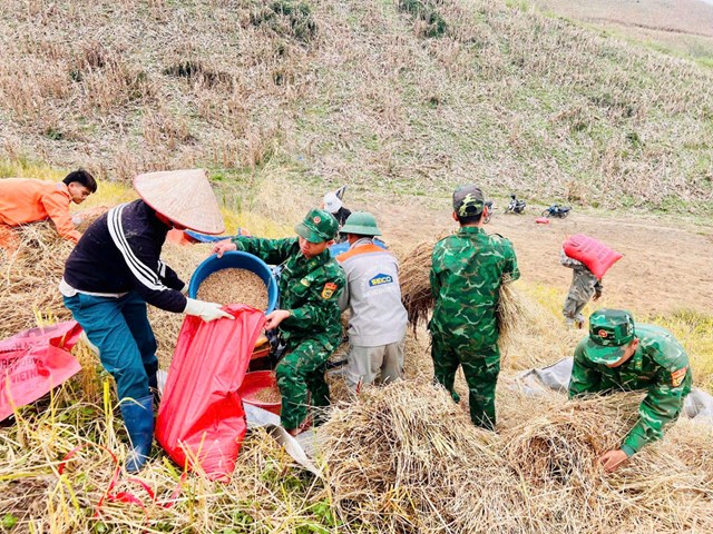 Mùa xuân ấm áp từ những người chiến sĩ Đồn Biên phòng Lóng Sập - Ảnh 5