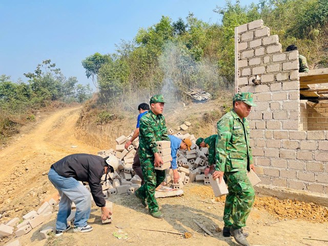 Mùa xuân ấm áp từ những người chiến sĩ Đồn Biên phòng Lóng Sập - Ảnh 3